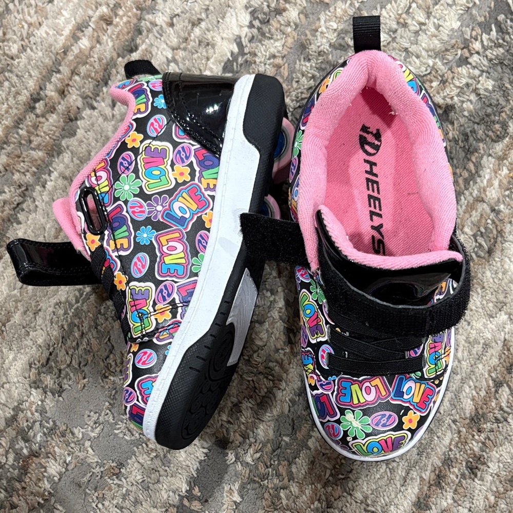 Heelys Kids Love Print Sneakers - Black and Pink